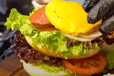Ahmet İpek Sucuk Big Burger Tarifi